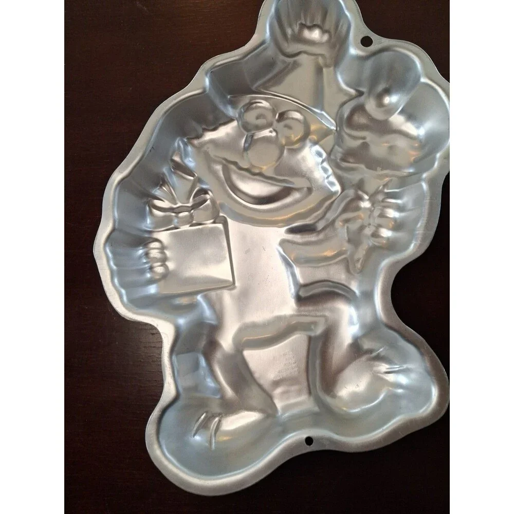 Wilton 1996 Sesame Street Elmo Cake Pan 2105-4298 Vintage Birthday